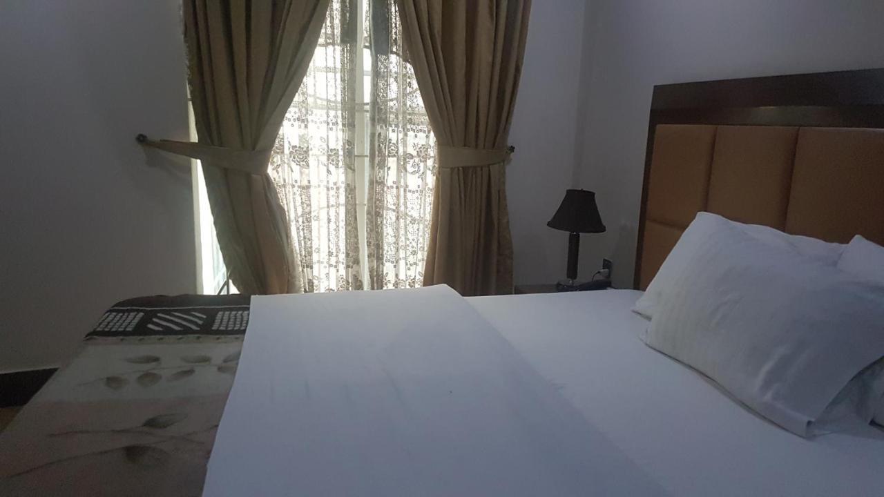 Midtown Hotel Равалпинди Экстерьер фото